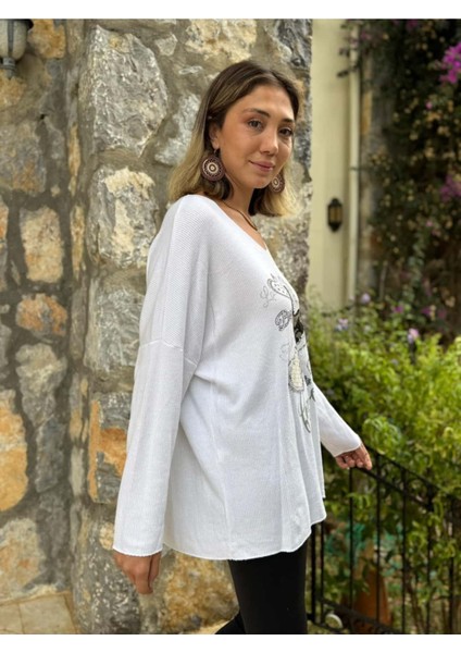 LS6211 Italyan Kalp Desenli Triko Bluz Beyaz fırsatları