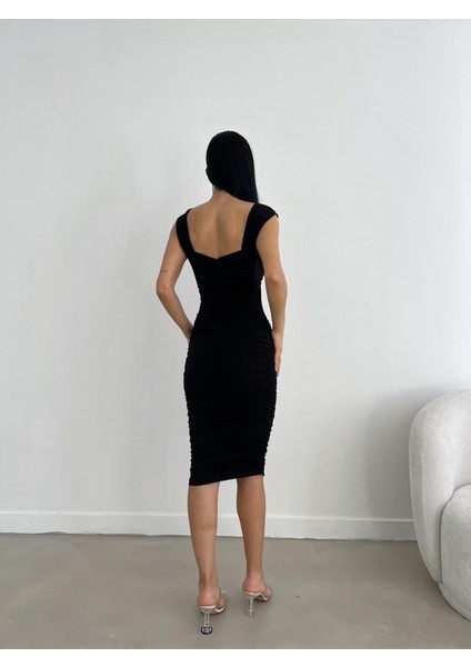 Kare Yaka Drapeli Sandy Kumaş Geniş Askılı Elbise Siyah 582428 fiyatları