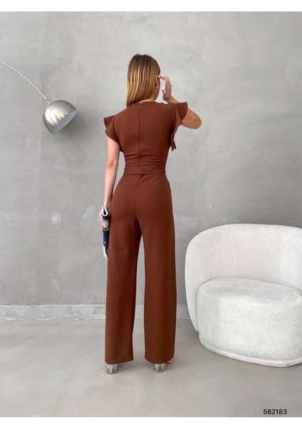 Kolları Fırfırlı Yuvarlak Yaka Kuşaklı Cepli Trend Tulum 582183 Kahve fırsatları