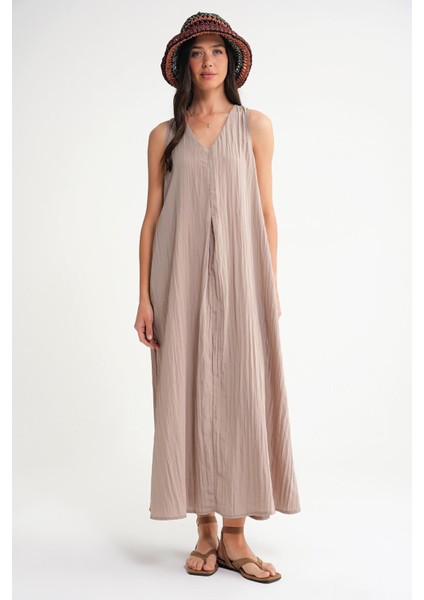 4700 Kadın V Yaka Önü Pileli Elbise Latte