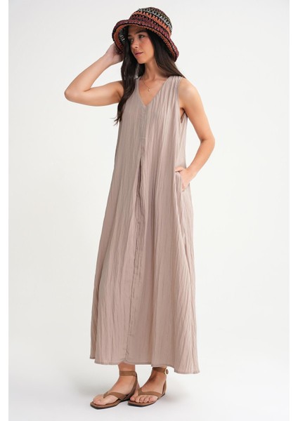 4700 Kadın V Yaka Önü Pileli Elbise Latte fırsatları