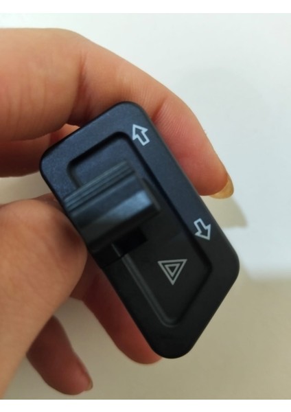Motor Spica 50 100 Uyumlu 4 lü Sinyal Flaşör Buton Düğmesi