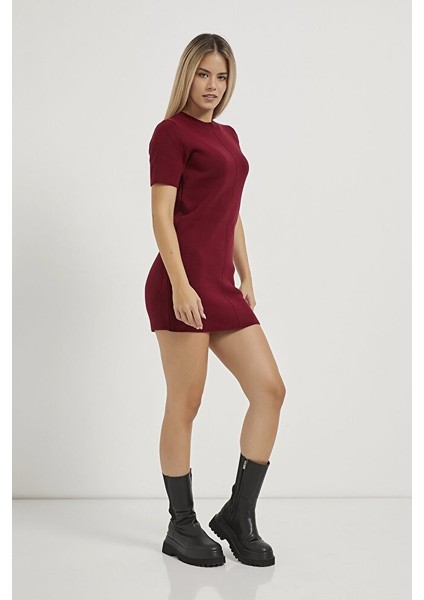 Kadın Bisiklet Yaka Standart Beden Esnek Likralı Kısa Kol Mini Triko Elbise