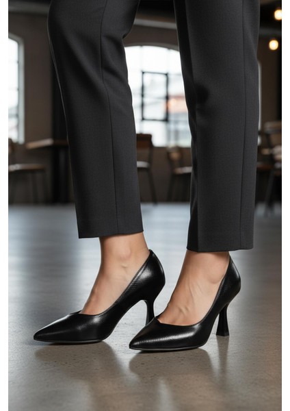 357190 Z Siyah Yılan Kadın Topuklu Ayakkabı