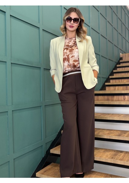 Kadın Bronş Detaylı Truvakar Kol Blazer Ceket