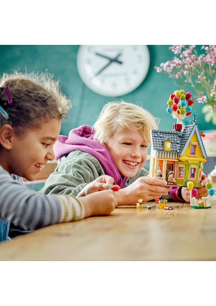 Lego® | Disney Pixar “yukarı Bak” Evi 43217-9 Yaş ve Üzeri Sinemaseverler Için Inşa Edilebilir ve Sergilenebilir Yaratıcı Oyuncak Yapım Seti (598 Parça) indirimleri