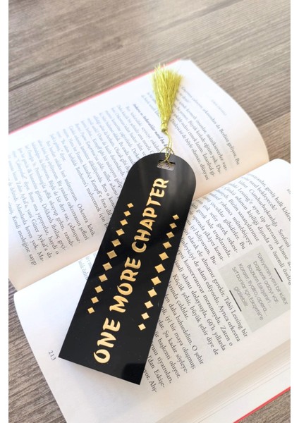 Gold “one More Chapter” Yazılı Siyah Pleksi Büyük Kitap Ayracı