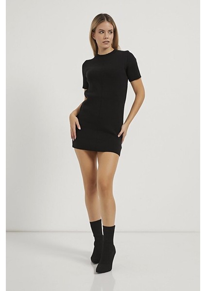 Kadın Bisiklet Yaka Standart Beden Esnek Likralı Kısa Kol Mini Triko Elbise