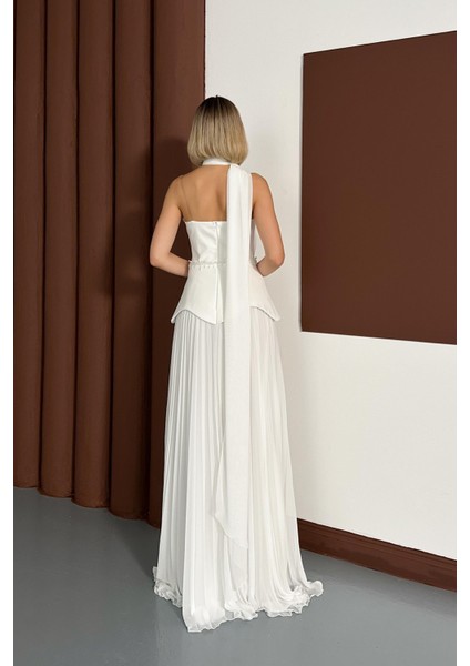 Straplez Boncuk Işlemeli Eteği Piliseli Beyaz Abiye Elbise fırsatları