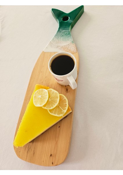 Doğal Sedir Ağacından Epoksi Sunumluk & Balık Model Yeşil-Beyaz