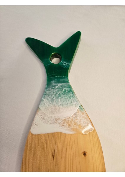 Doğal Sedir Ağacından Epoksi Sunumluk & Balık Model Yeşil-Beyaz