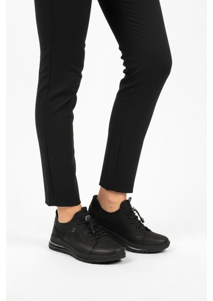 Siyah Nubuk Lastik Bağcıklı Kadın Casual Ayakkabı