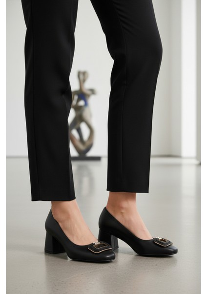 Siyah Kadın Topuklu Ayakkabı modelleri