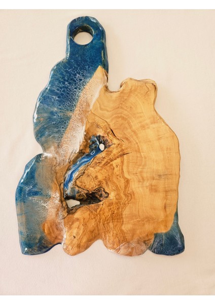 Özel Tasarım El Yapımı Zeytin Ağacından Epoksi Sunum Tahtası & ( 39x24x1.5 cm ) fırsatları