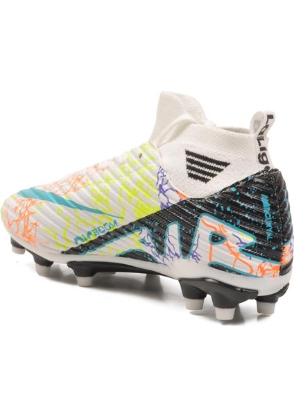 Air 600 F Krampon Beyaz-Siyah Çocuk Halı Saha Ayakkabısı fırsatları