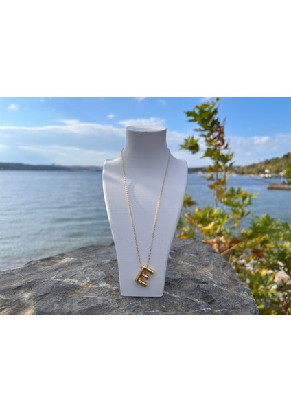 Altın Rengi 3 Boyutlu Harfi Kadın Kolye – Parlak Kaplama, Modern ve Zarif Tasarım, Isim Baş Harfli Kişiye Özel Takı, Günlük Kullanıma Uygun Şık Aksesuar, Hediyelik Kolye Modeli