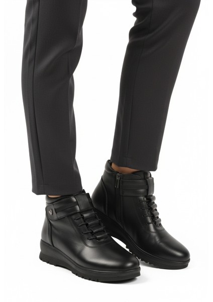 Siyah Hakiki Deri Fermuarlı Kadın Düz Bot