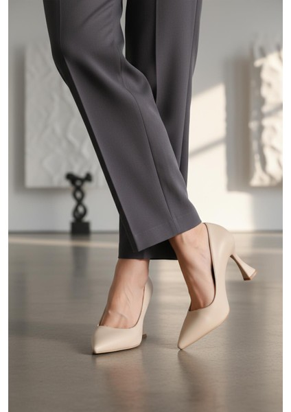 665127 Z Bej Kadın Topuklu Ayakkabı