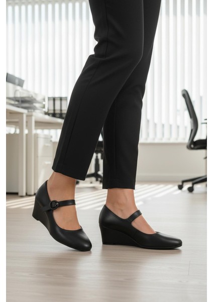 312478 Z Siyah Kadın Topuklu Ayakkabı