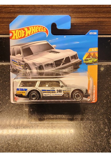 Hot Wheels 1/64 Volvo 240 Drift Wagon