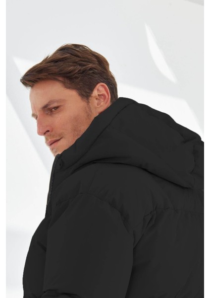 Su ve Rüzgar Geçirmez Kapüşonlu Şişme Siyah Erkek Mont 2182 fiyatları