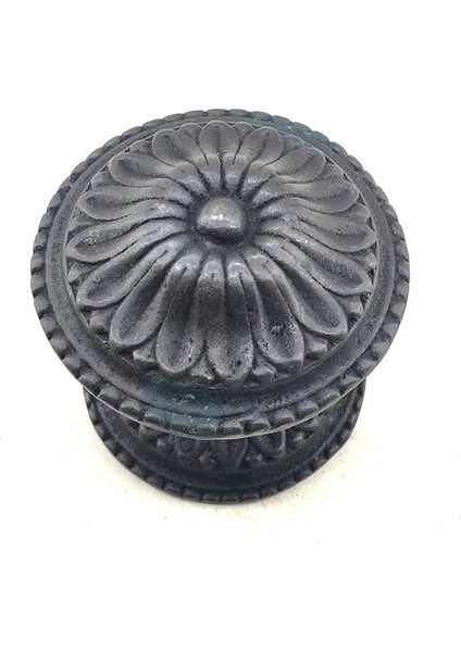 Antika Tarz Dekoratif Pirinç Papatya Kapı Babası - 73MM, Oksit ( Lisinya )