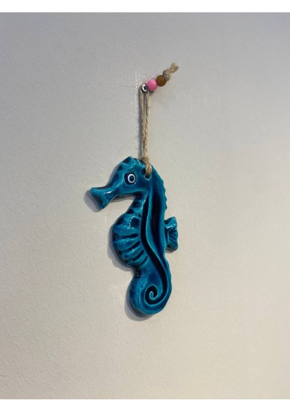 El Yapımı Seramik Denizatı Duvar Süsü – 15X7 cm Nazar Boncuklu Dekoratif Askılı