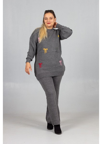 Konforlu Şıklık: 40-44 Beden Standart Kalıp Gri Kazak Pantolon Takım