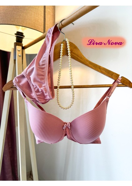 3'lü Takım Siyah Beyaz Pembe Çizgili Destekli B Cup Iç Çamaşır Takımı