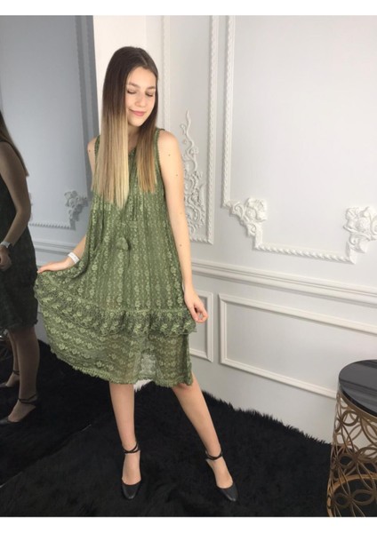 Kadın Haki Etek Ucu Fırfırlı Kolsuz Dantelli Elbise fiyatları