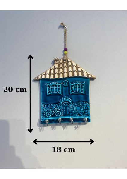 El Yapımı Seramik Ev Şeklinde Anahtarlık Askısı – 20X18 cm Nazar Boncuklu Dekoratif Duvar Süsü