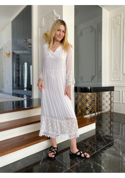 Kadın Beyaz Dantel Detaylı Uzun Ipek Elbise