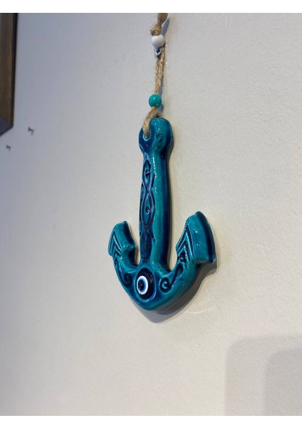 El Yapımı Seramik Çapa Duvar Süsü – 14X11 cm Nazar Boncuklu Marin Temalı Askılı Dekoratif Obje fiyatları