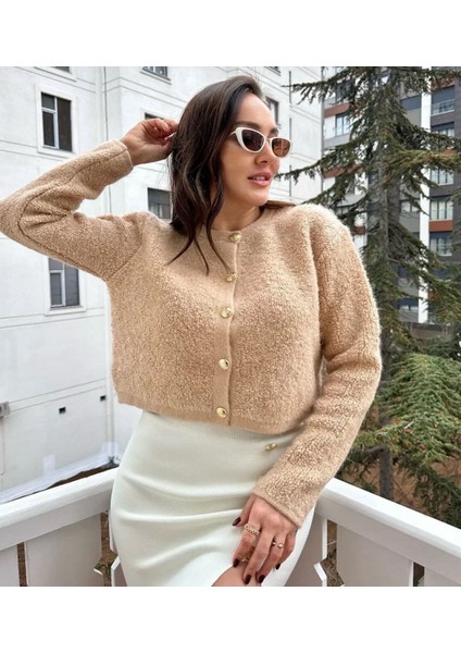 Kadın Düğmeli Hırka – Bej / Siyah – Gold Detaylı Şık Triko
