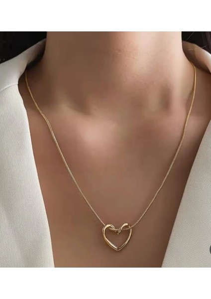 Kalpli Gold Renk Çelik Kolye