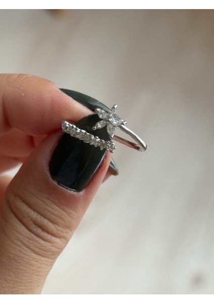 Çelik Taşlı Çiçek Detaylı Zarif Ayarlanabilir Kadın Yüzük modelleri