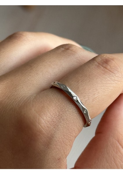 Çelik Taşlı Ince Zarif Gümüş Renk Ayarlanabilir Kadın Yüzük modelleri