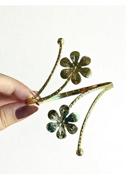 Çiçek Figürlü Çelik Gold Pazu Kol Bilekliği