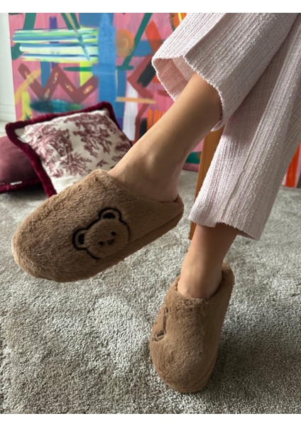 Kadın Sessiz Taban Yumuşak ve Hafif Ayıcık Desen Peluş Ev Terliği modelleri