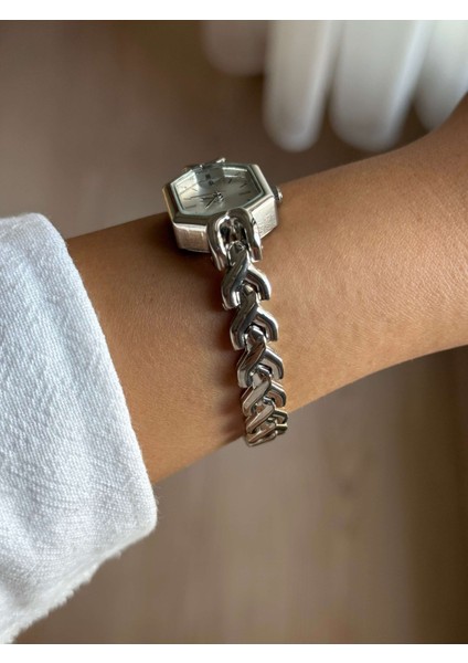 Beyaz Sekizgen Kadran Gümüş Örgü Metal Kordon Minimal Kadın Kol Saati - 65 fiyatları