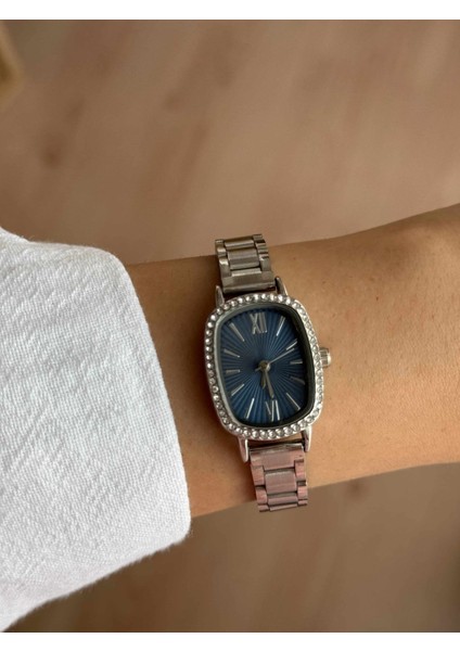 Laacivert Taşlı Oval Metal Kasa Gümüş Renk Kordon Minimal Kadın Kol Saati -62 fiyatları