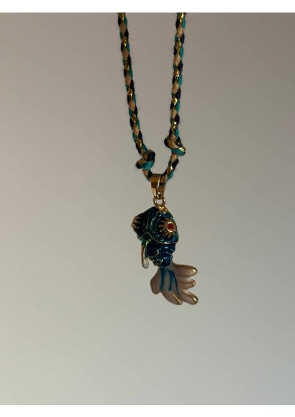 Çelik Mavi Ipli Balık Charmlı Kolye