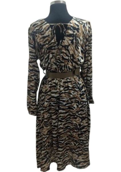 Kahve Siyah Desenli Kruvaze Yaka Kemerli Saten Elbise