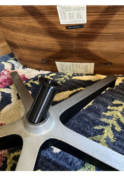 Yeni Eames Lounge Sandalyesi Bureli (Sadece Plastik Aparattır!!!) modelleri