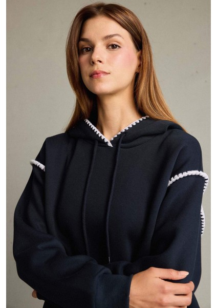 Overshirt Fit Kapüşonlu Sweatshirt fırsatları