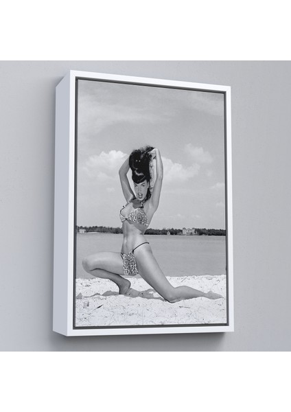 Çerçeveli Leopar Bikinili Bettie Page Duvar TABLOSU-6053 fırsatları