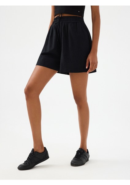 Regular Fit Kadın Şort fırsatları