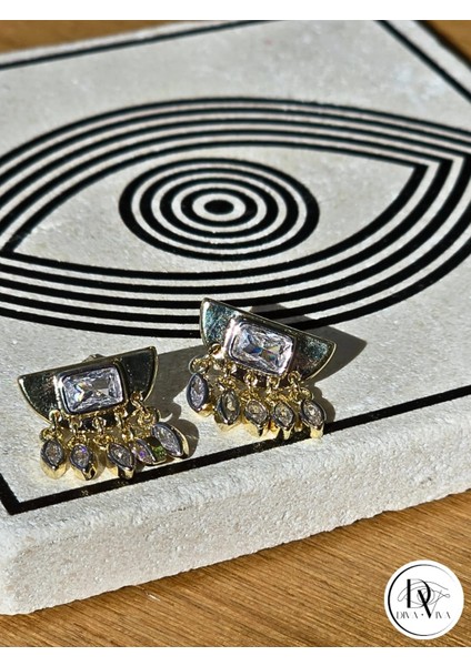- Glow Earrings – Gold Kaplama Mini Sallantılı Taş Detaylı Kadın Küpe (KOD-321) fiyatları