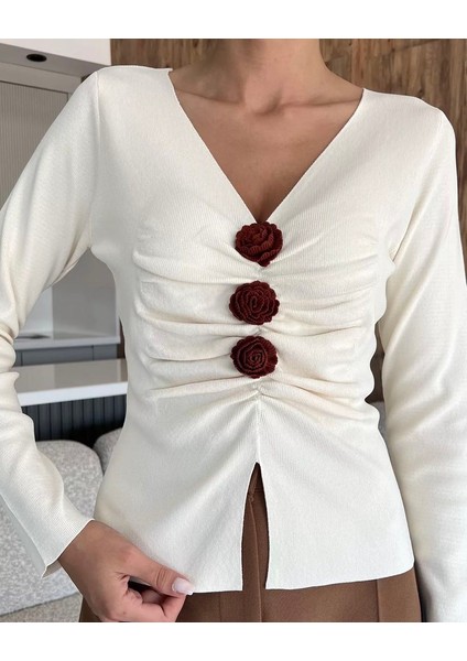 Ön Gül Detaylı Triko Bluz