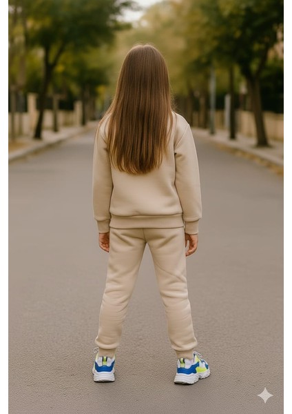 Kız Çocuk Üç Iplik Içi Şardonlu Kışlık Alt Üst Takım Uzun Kollu Sweat ve Lastikli Paça Pantolon modelleri